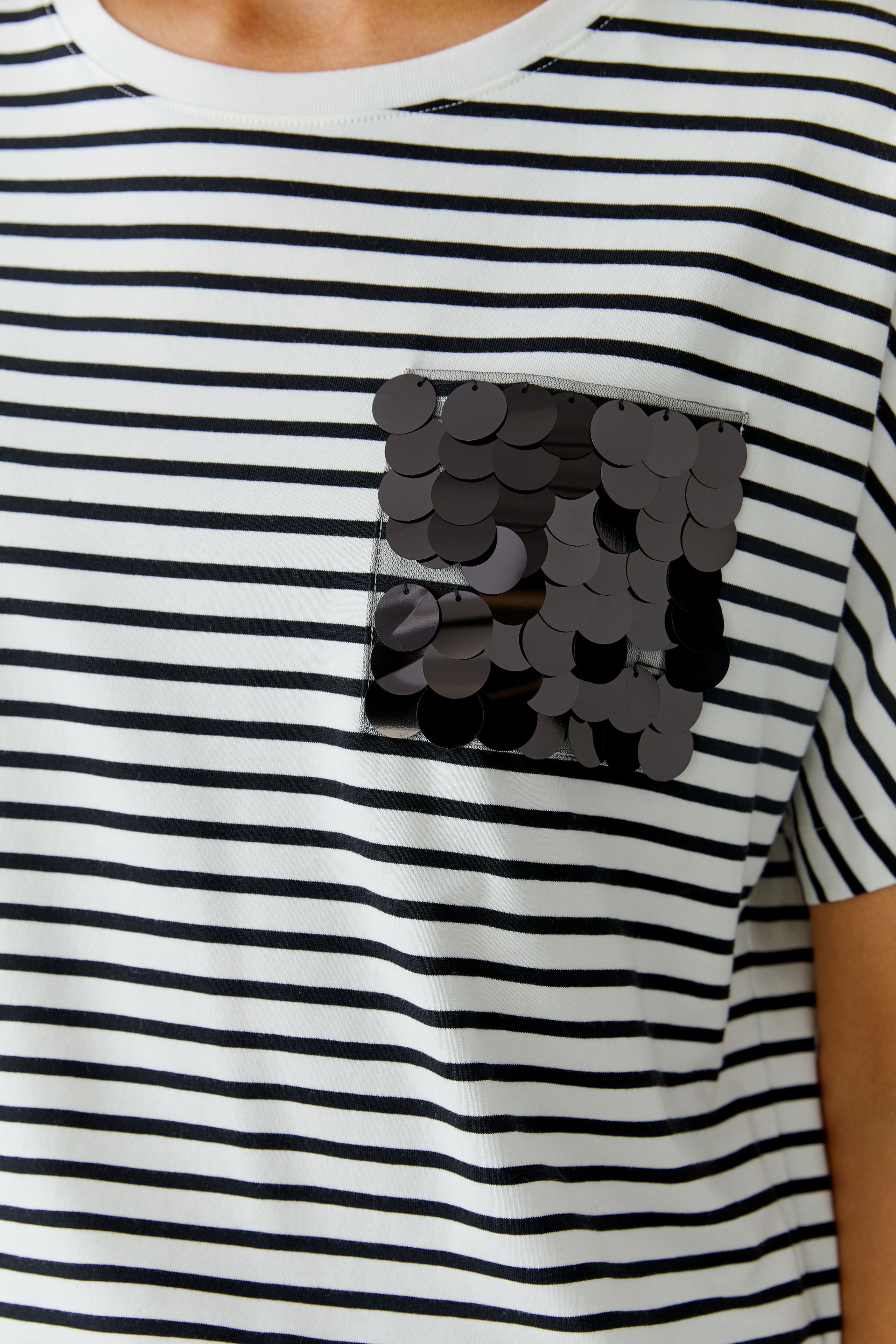 Oui - Sequin Pocket Top
