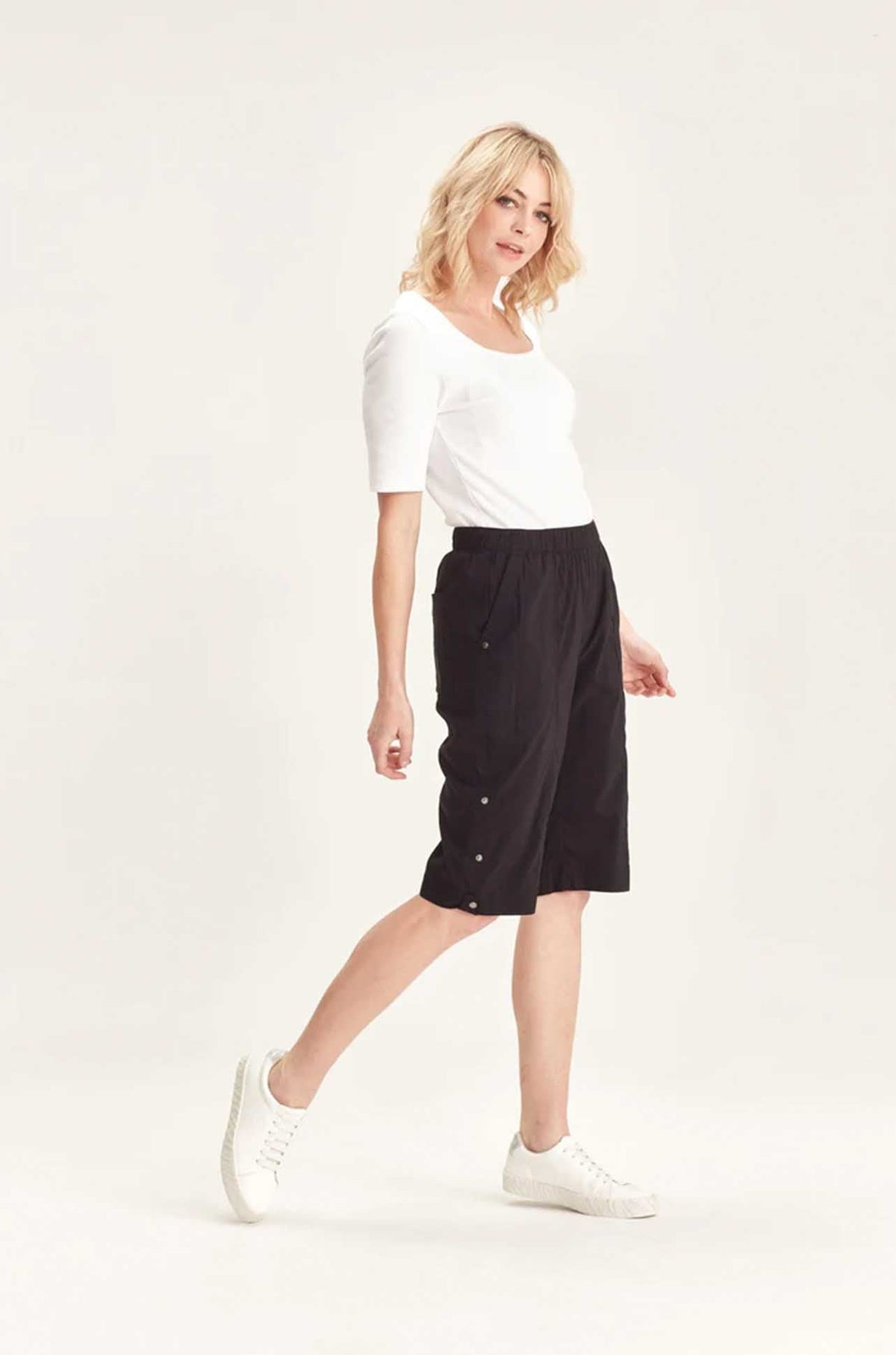 Verge Acrobat Rolled Shorts - Black