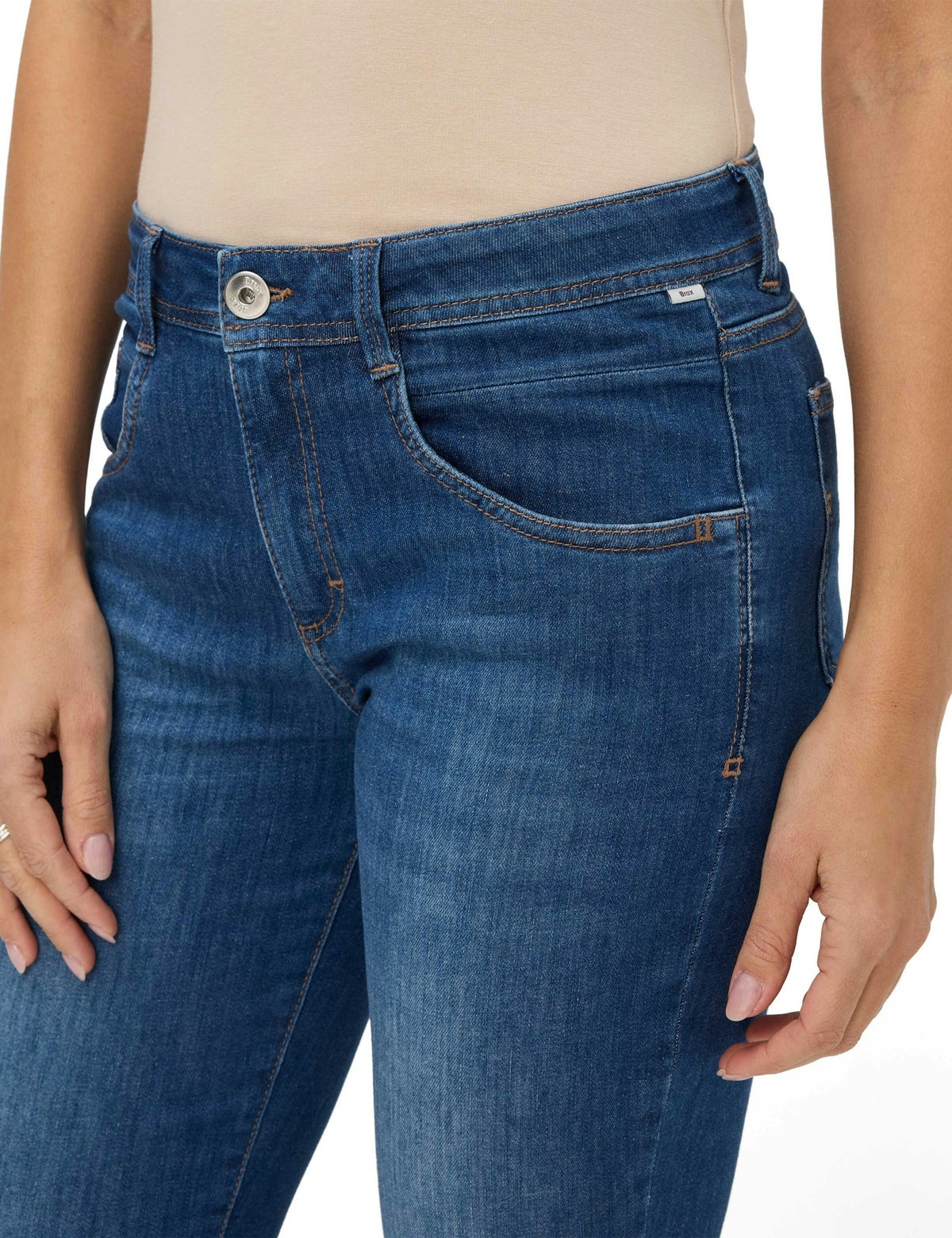 BRAX Shakira Free to Move Ultralight Denim Jeans