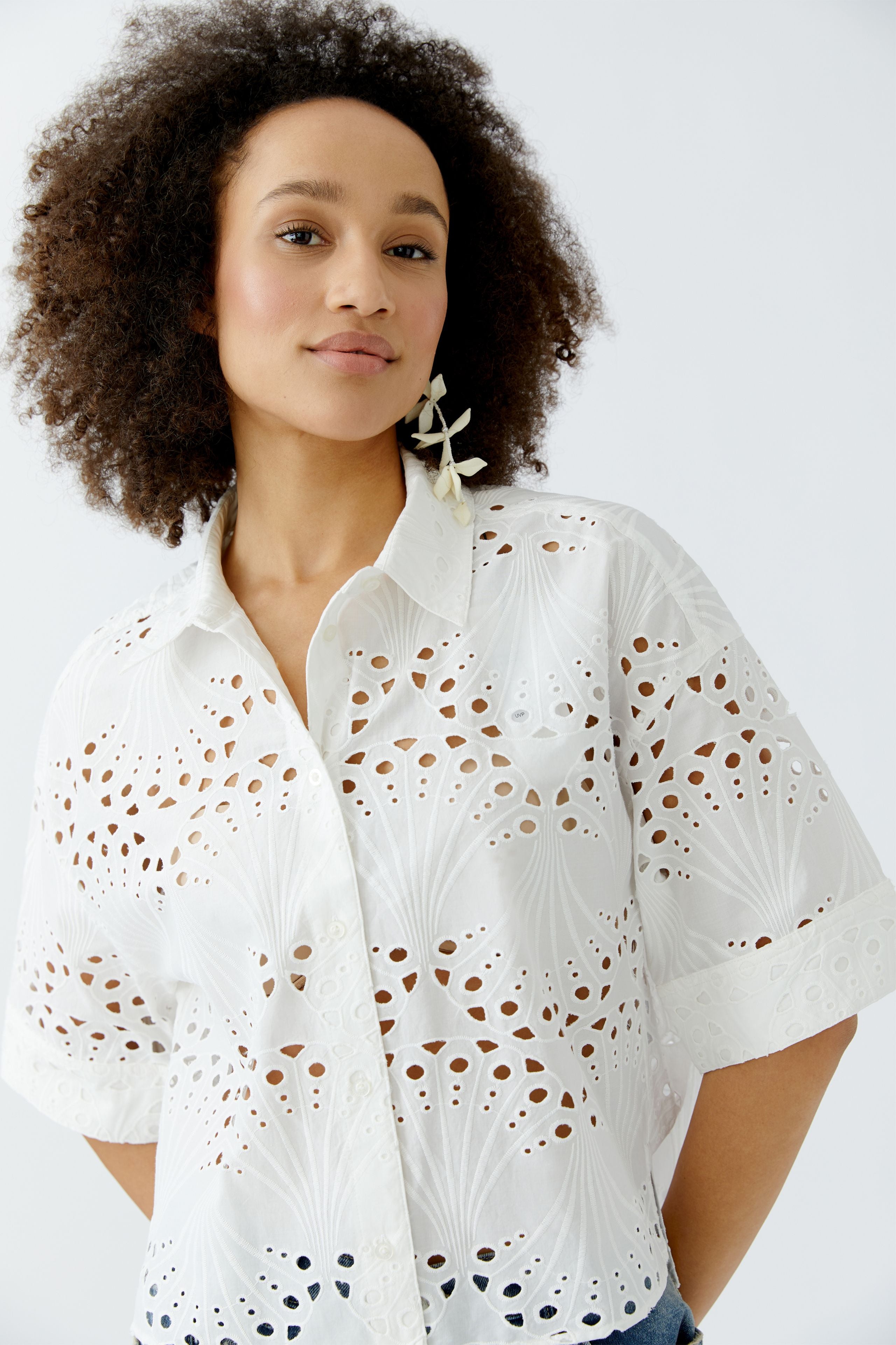 Oui- Crop cotton lace shirt