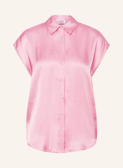 Emily Van Den Bergh - Pink Shirt
