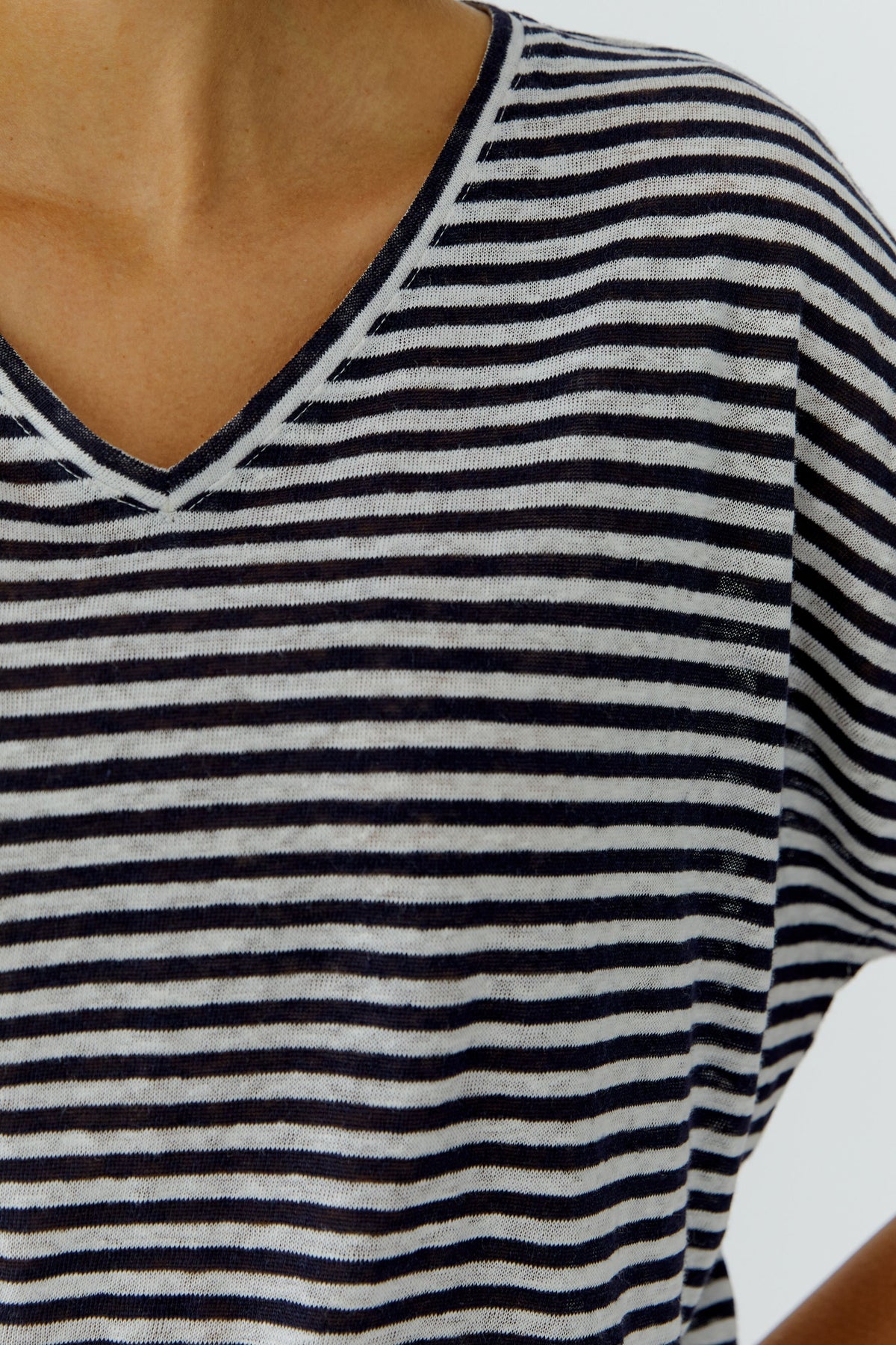 Oui- Navy and White Linen Knit Top