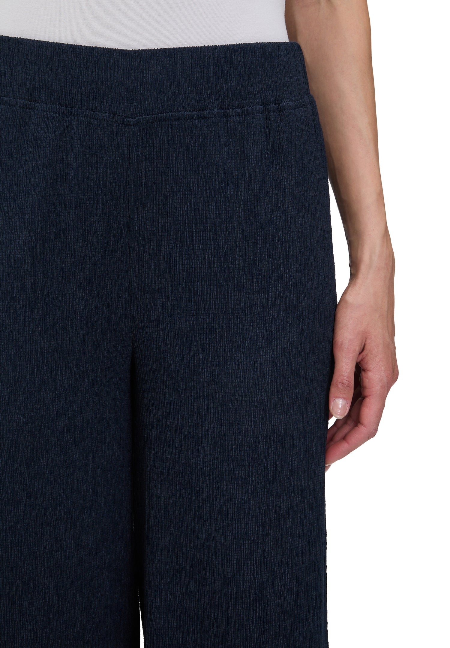 Betty Barclay- Navy Wide Leg Pull On Pant