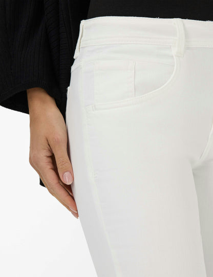 BRAX Shakira Free to Move Ultralight White Jeans