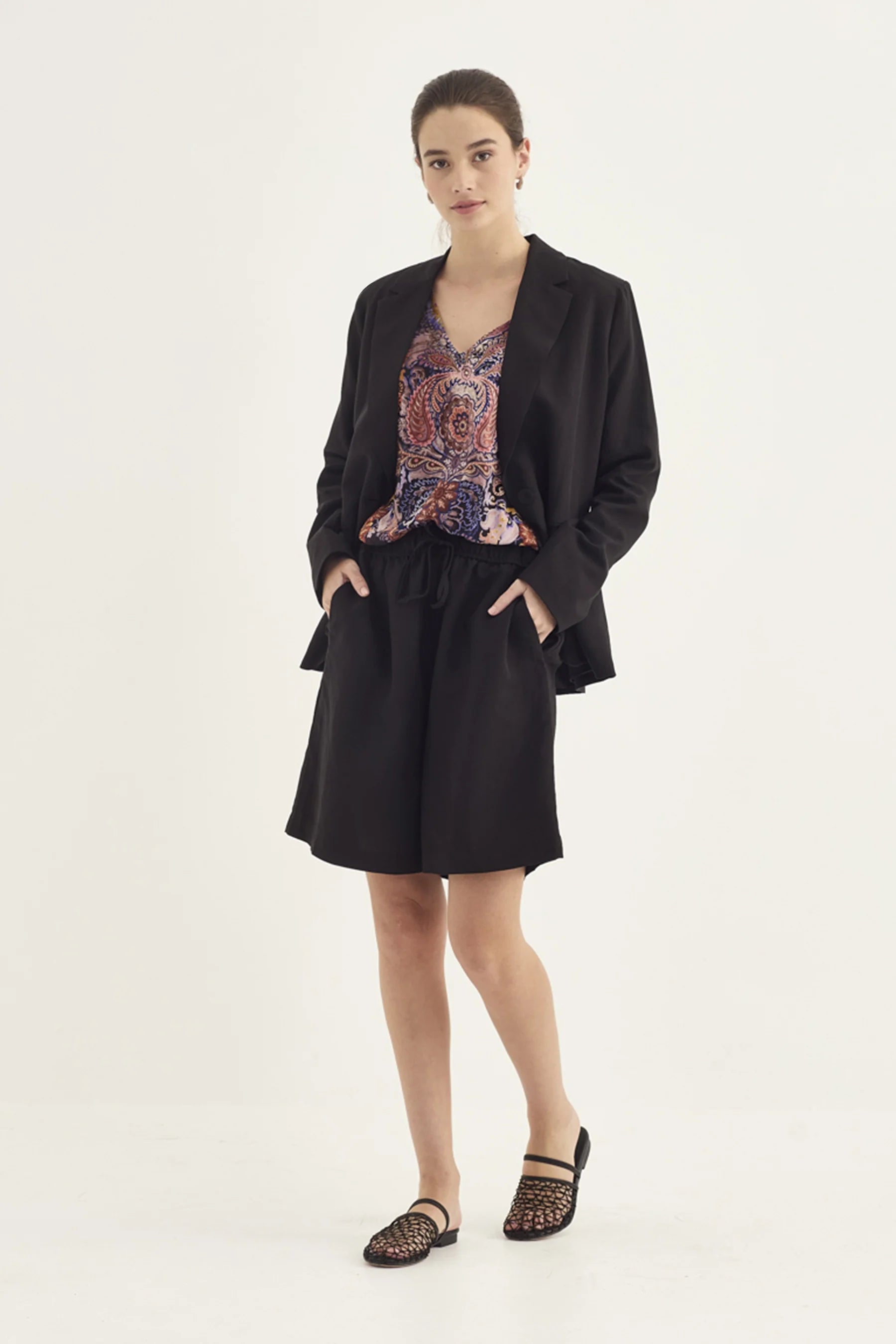 Verge Darling Shorts Black