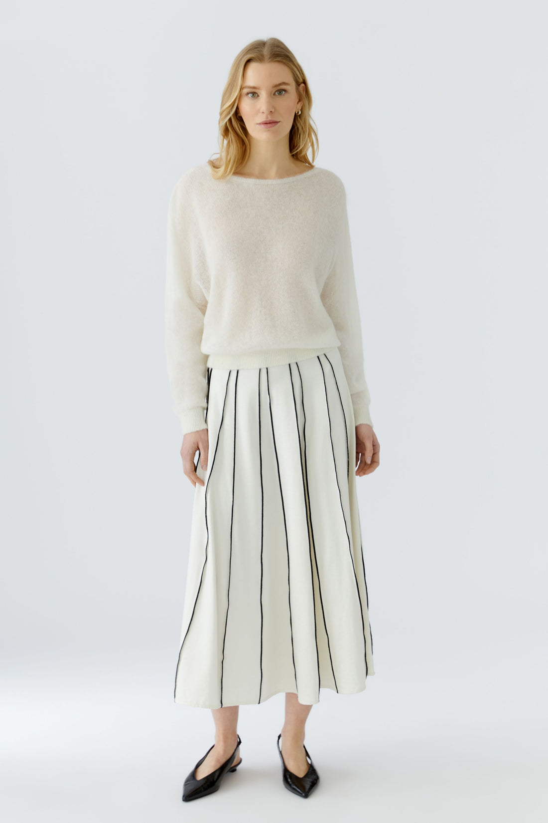 Oui Cream and Black A-Line Godet Skirt